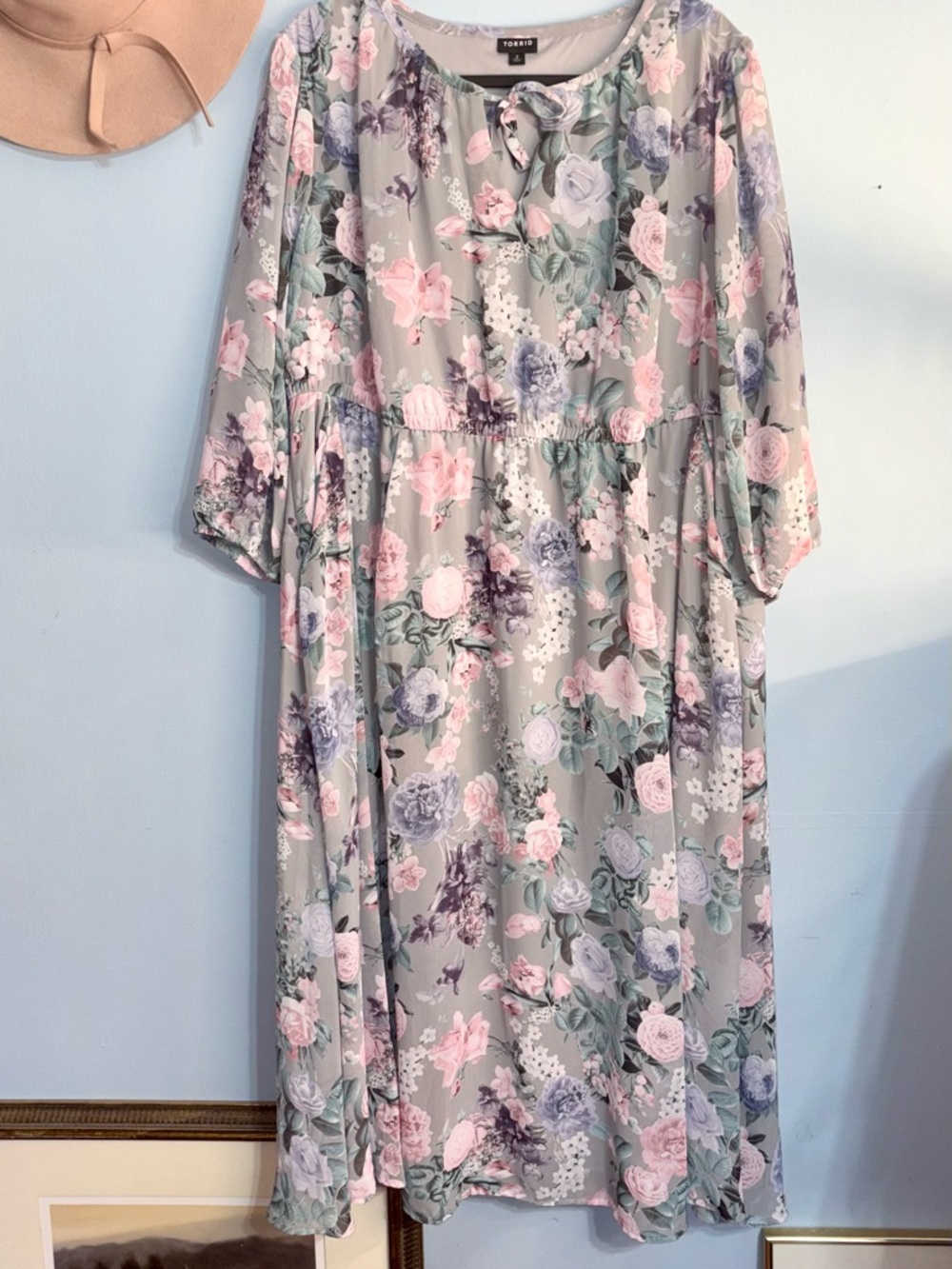 Size 2 torrid Gray Floral Tie-Neck Midi Dress with Pink & Lavender Accents
